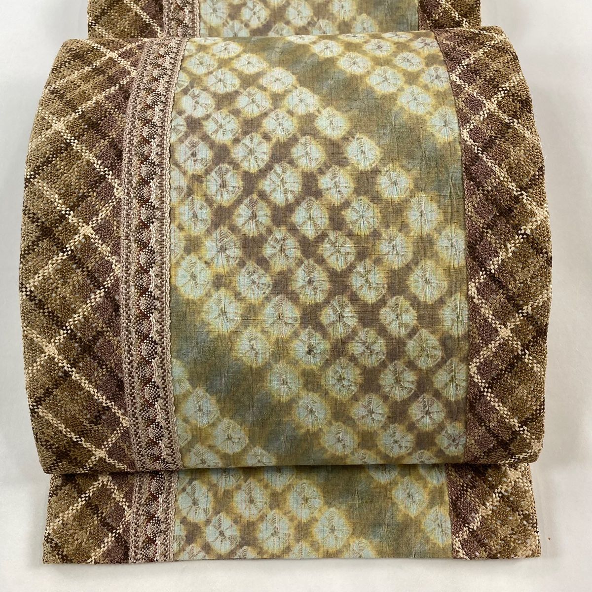A21 新品　紬地　全通袋帯　美品 秀品 紬縞 幾何学 正絹 袋帯 美品 秀品 紬地 斜め格子 幾何学模様 刺繍 箔 茶緑色 全通