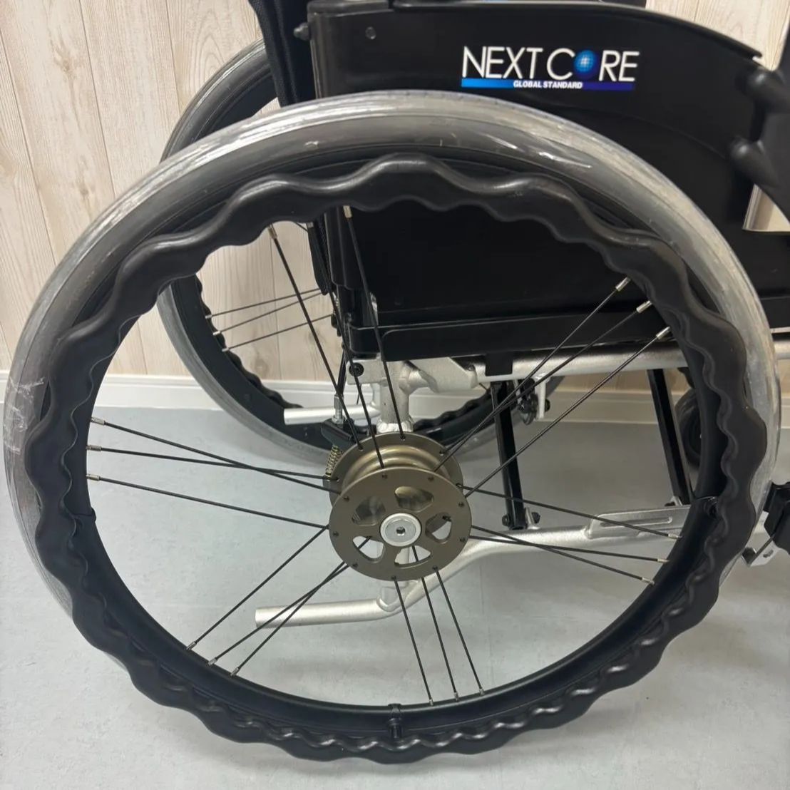 NEXT-51B 松永製作所 ネクストコアシリーズ 自走式車椅子 ノーパンク