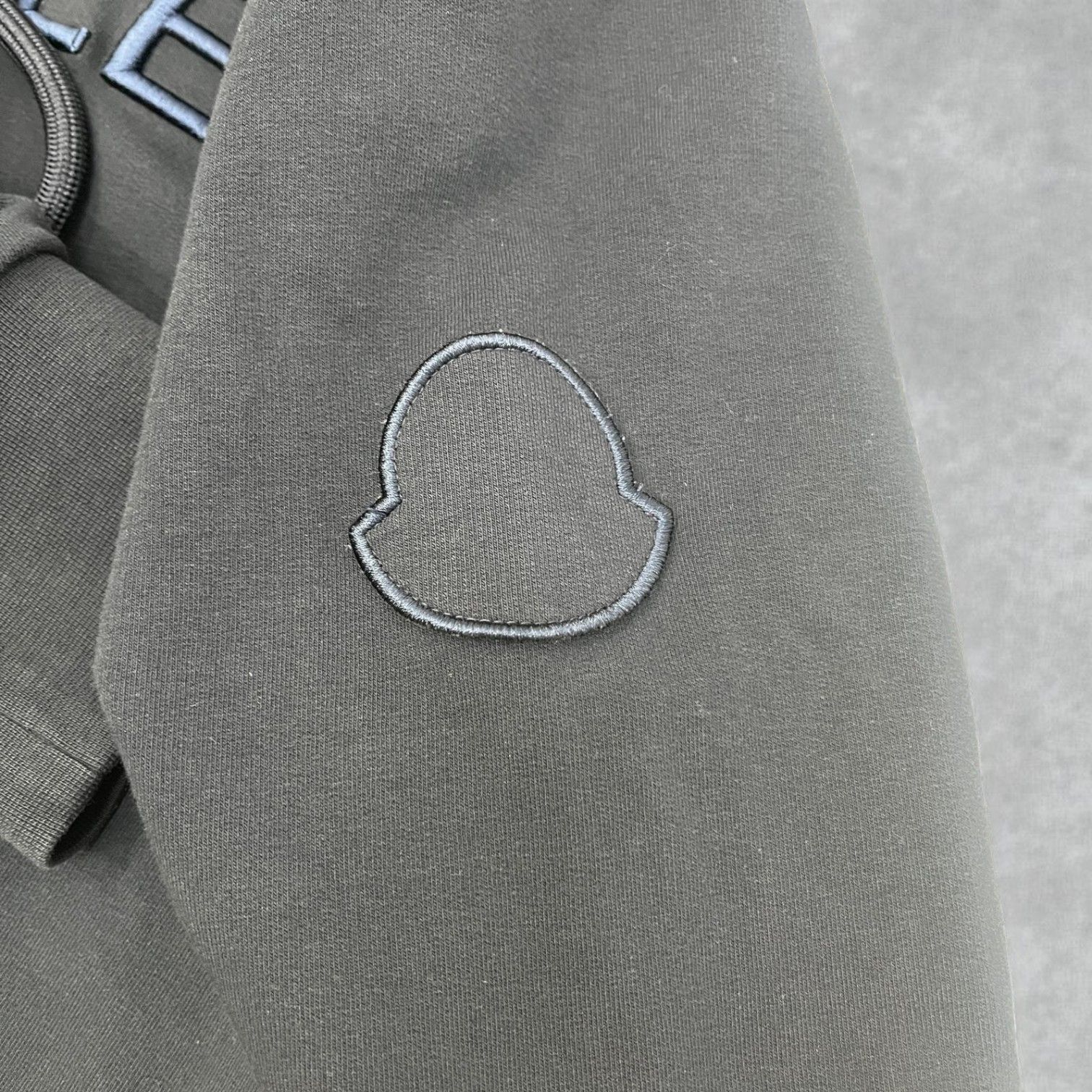 定価12万円！！☆新品未使用タグ付き☆ MONCLER Embroidery Logo 