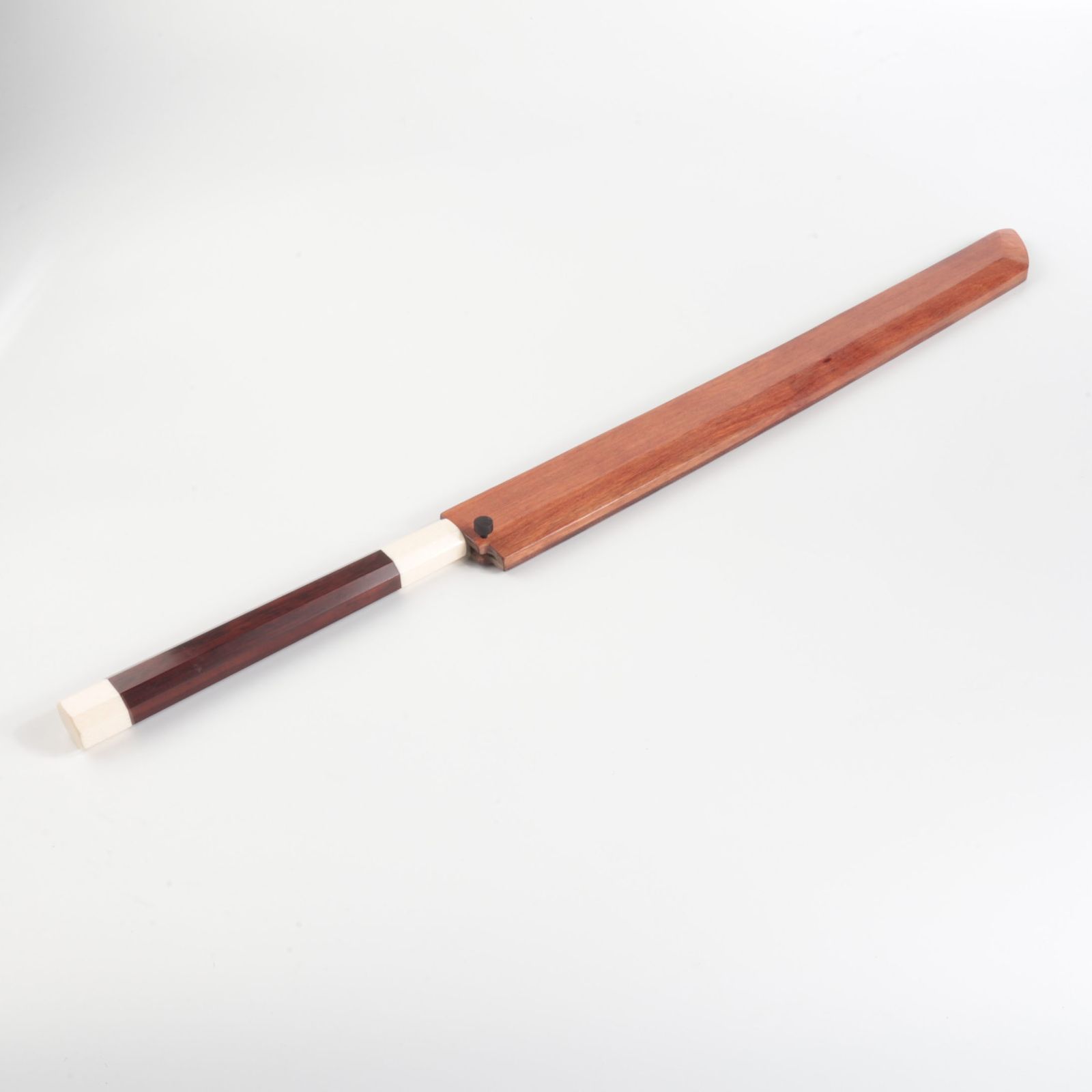 マグロ包丁 刃渡600mm 本刃付け 通常鏡面仕上げ スネークウッド人工