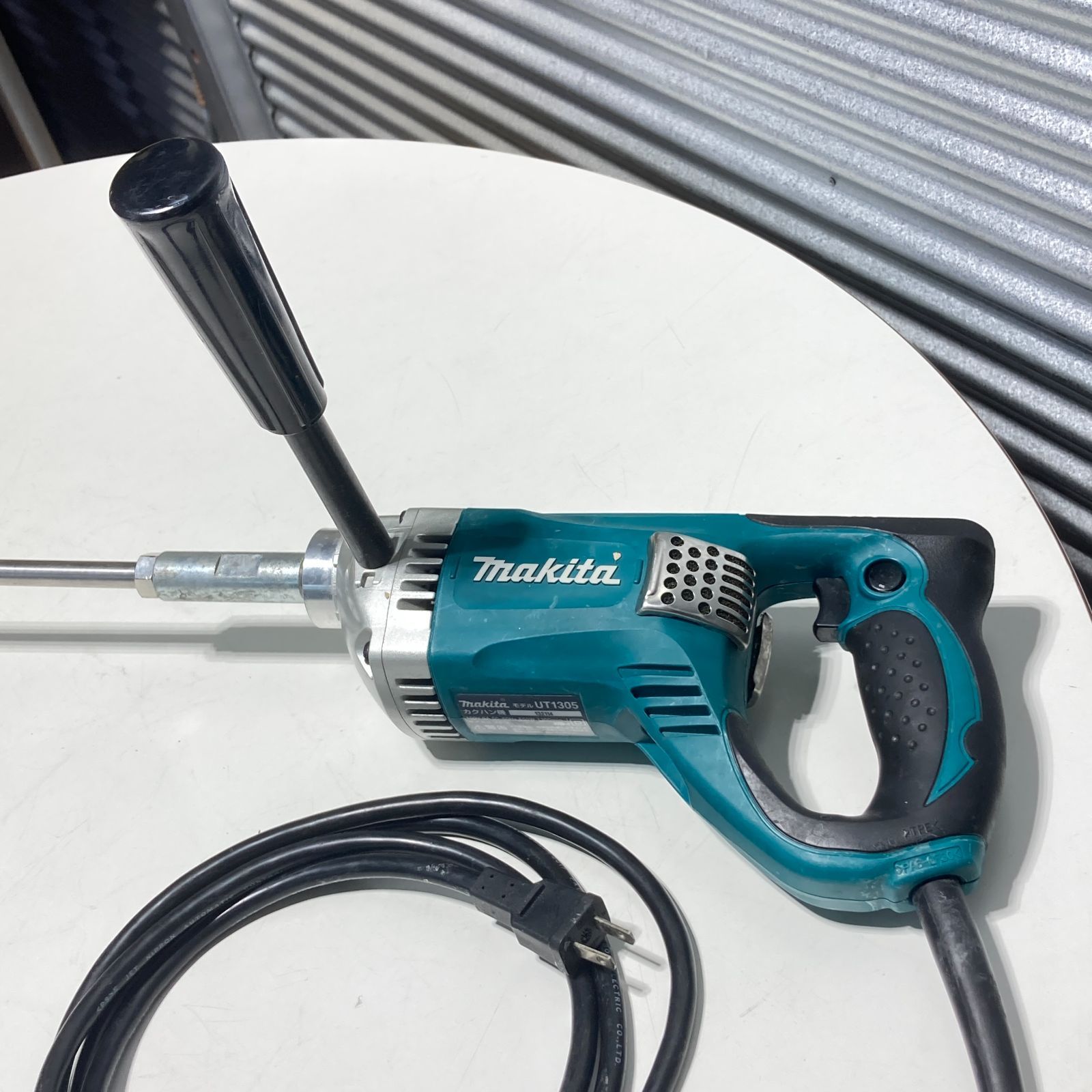 中古 makita マキタ カクハン機 UT1305 動作確認済 電動工具 - メルカリ