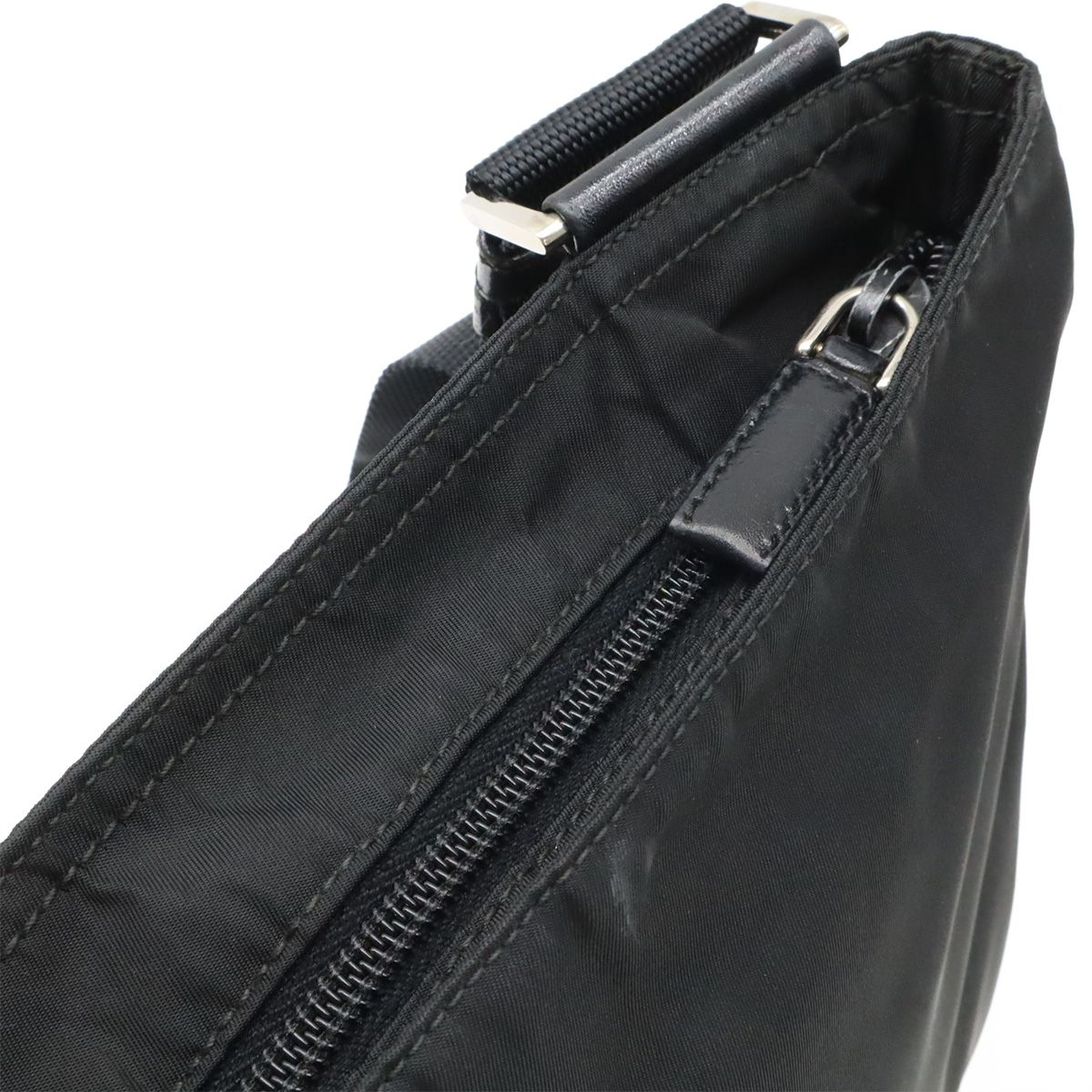 PRADA メッセンジャーバッグ ショルダーバッグ ブラック シルバー金具 PRADA プラダ ショルダーバッグ メッセンジャーバッグ 斜め掛け