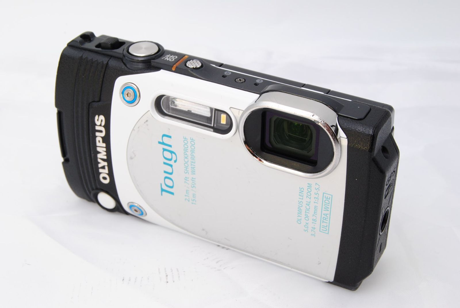 良品 ☆ OLYMPUS STYLUS TG-870 Tough ホワイト 防水性能15m 180°可動式液晶 TG-870 WHT - メルカリ