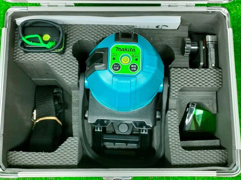 ◎マキタ Makita 充電式屋内 屋外兼用墨出し器 SK20GD おおがね ろく 受光器付 長期 です