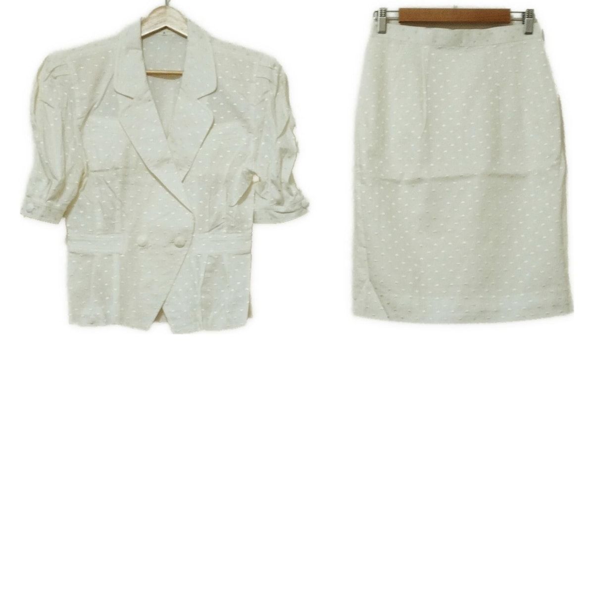 NINARICCI ニナリッチ スカートスーツ レディース - アイボリー ハート 肩パッド