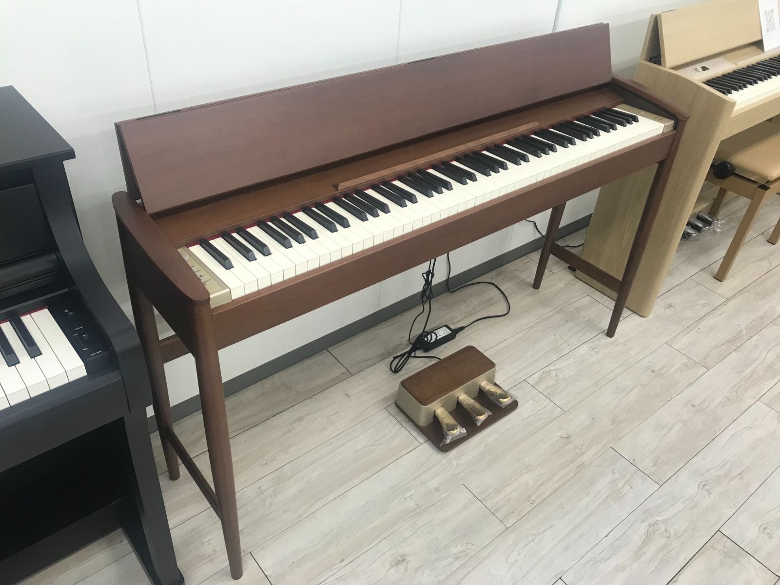 ★69912【電子ピアノ】ROLAND　KF10KW　16年製 ☆69912【電子ピアノ】ROLAND KF10KW 16年製 - メルカリ