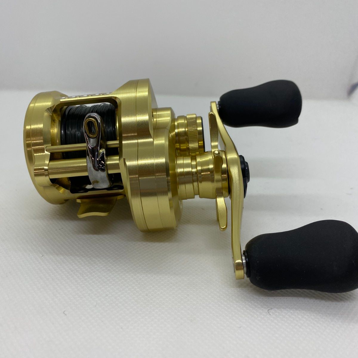 ΨΨSHIMANO シマノ ベイトリール 21 カルカッタ コンクエスト 201 箱付  