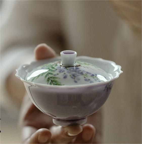 新品 手描きの蓋碗、釉下絵の粉彩紫藤花 中国茶器 陶磁 台湾茶器 新品 手描きの蓋碗、釉下絵の粉彩紫藤花 中国茶器 陶磁 台湾茶器