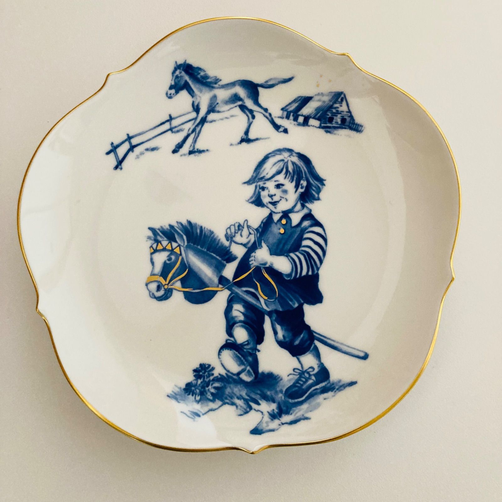 Meissenマイセン 干支プレート 2002年　ウマ Meissenマイセン 干支プレート 2002年 ウマ マイセン ミニ干支人形 午