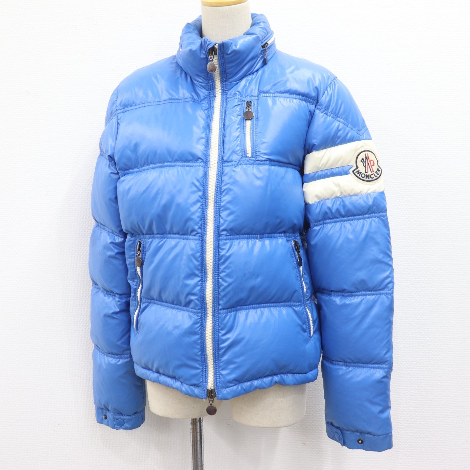 ITFPP6SSUD7C 並行輸入品 MONCLER モンクレール エリック メンズ サイズ1 青白 41321 アウター ダウンジャケット ITFPP6SSUD7C 並行輸入品 MONCLER モンクレール エリック メンズ