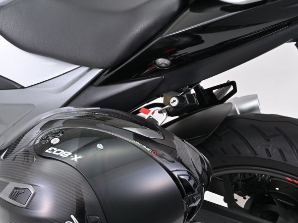 デイトナ ヘルメットロックホルダー スズキ GIXXER/ジクサー150