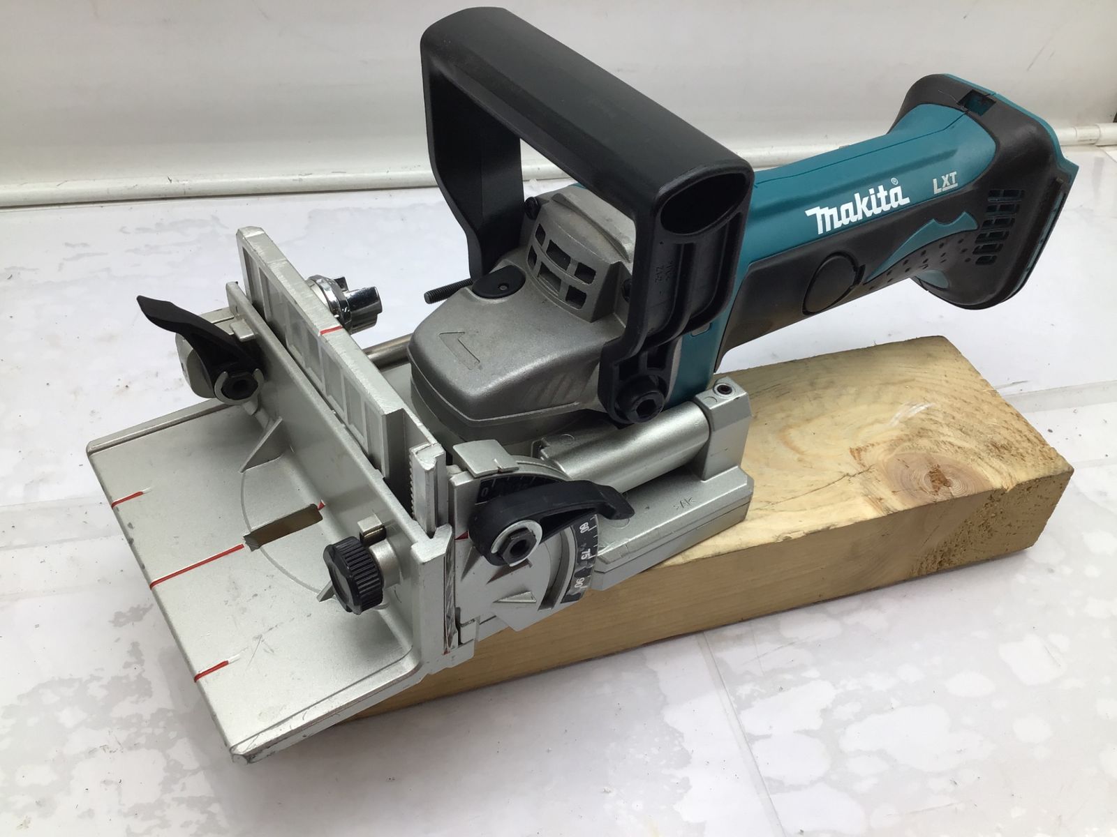 品 Makita|マキタ 18v充電式ジョイントカッタ 本体のみ PJ180DZ IT2ZM8YFA40S エコツール笠寺店 M02