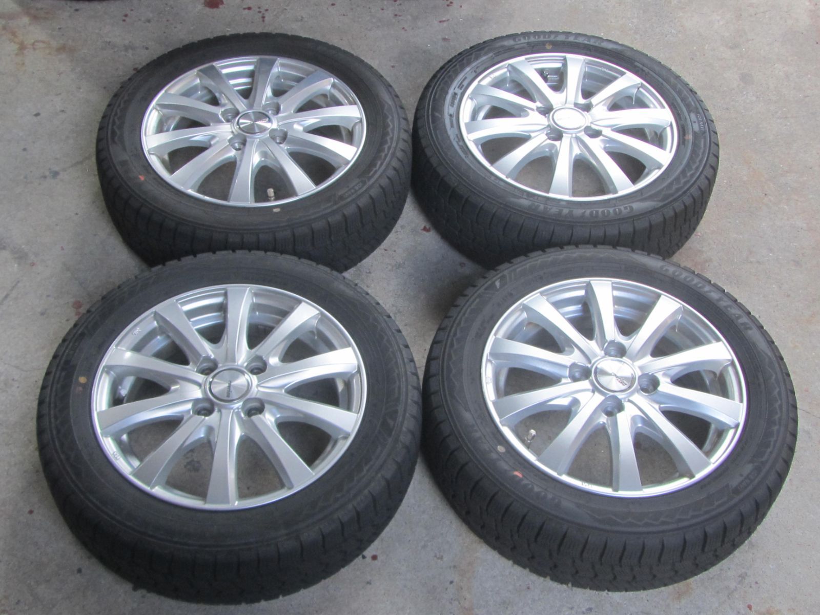 2025.2025年製タイヤ 155|65R14 スタッドレス グッドイヤー アイスナビ8 ピクシスメガ外し 北海道も送料無料 サクラ デイズ アルト タント ワゴンR ココアなど