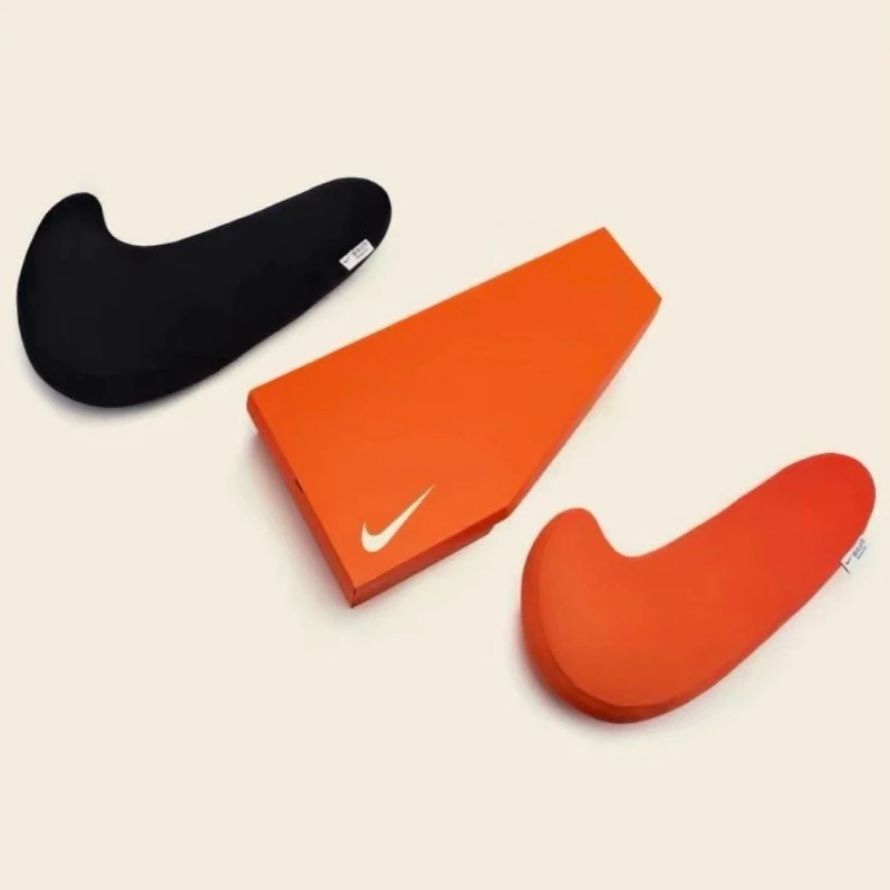 NIKE SWOOSH PILLOW ナイキ スウィッシュ ピロー クッション