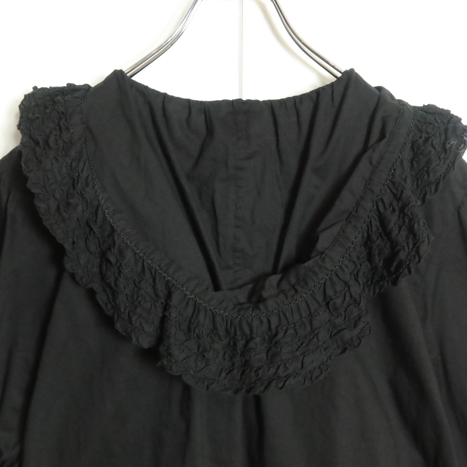 【ひろりん】ピンクハウス　2024 段々フリル付きローンブラウス ブラック セール】 フリル襟付きローンブラウス （シャツ・ブラウス