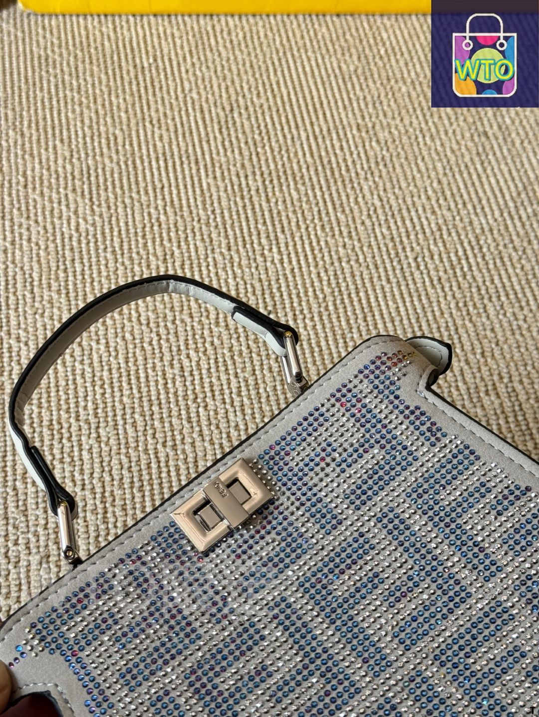 今日特価】Fendi フェンディ ピーカブー キティバッグ 日常通勤