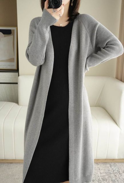 ロング丈 ふっくら ニット カーディガン トップス アウター 膝下 ロング 袖あり 長袖 萌袖 襟なし Iライン ポケット リブ 前開き リブニット 編み込み かわいい 大人可愛い きれいめ シンプル カジュアル 大人 上品 おしゃれ 大人女子 こなれ感 ラフ ラブリー ルーズ 抜け感 ロング丈 ふっくら ニット カーディガン トップス アウター 膝下