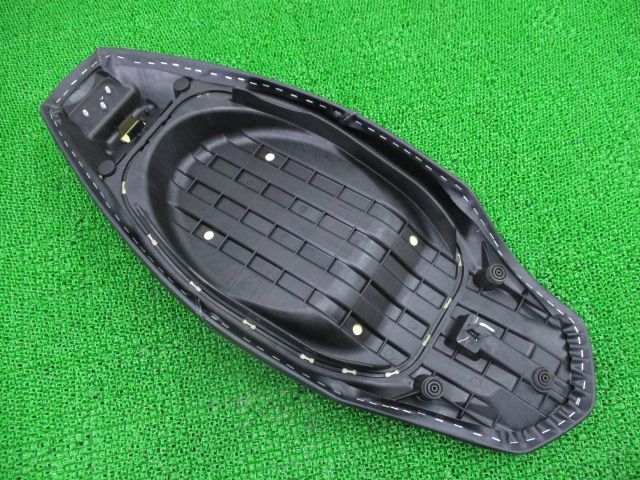 N-MAX155 シート 2DP-F4730-00 ヤマハ 純正 中古 バイク 部品 SG50J NMAX 破れなし ノーマルシート 車検  Genuine