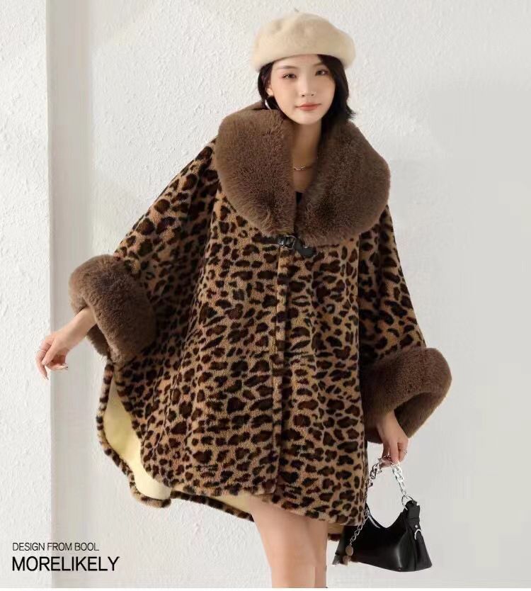 割引 レオパード柄 ポンチョ Vivienne Westwoodレオパード柄ポンチョ