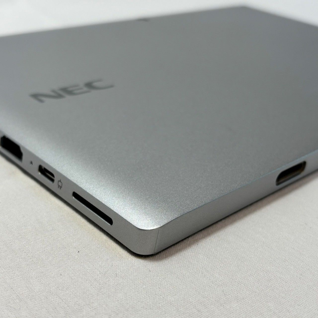 動作品 NEC|VKF11UB4|タブレットPC|本体|ACアダプタ|初期化済み|Windows搭載No.537