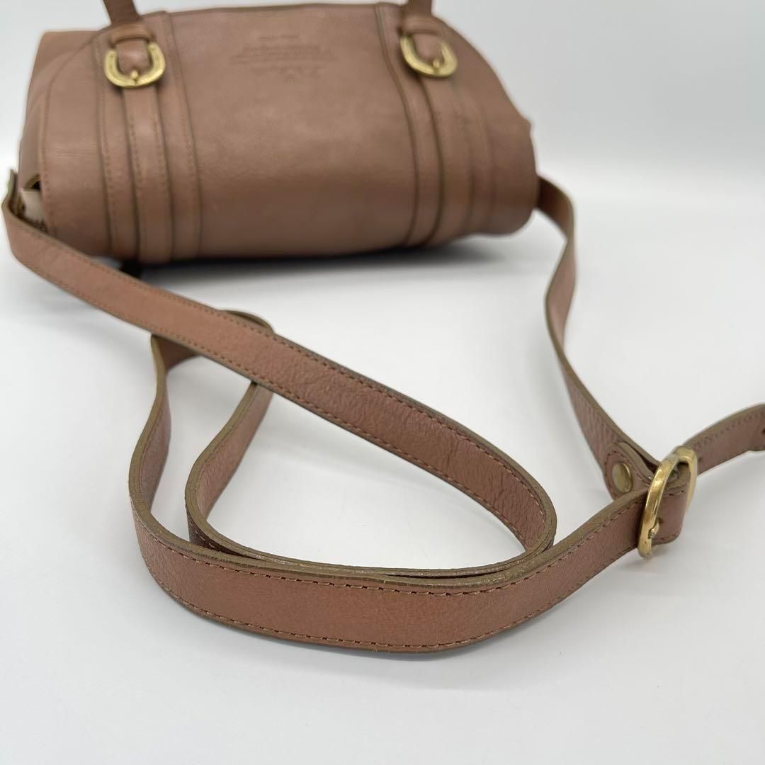 【良品】Dakota キューブ ショルダーバッグ 斜めがけ ポシェット 良品】Dakota キューブ ショルダーバッグ 斜めがけ ポシェット