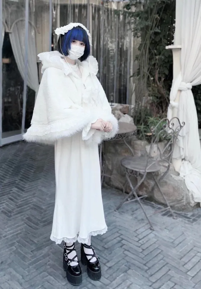 ✴︎白色 猫耳 フード付き ケープ ポンチョ もこもこ フリル