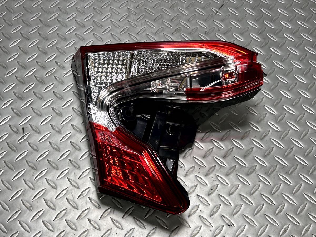 送料無料【新車外し】C-HR 純正 テールランプ左右 品番koito 10