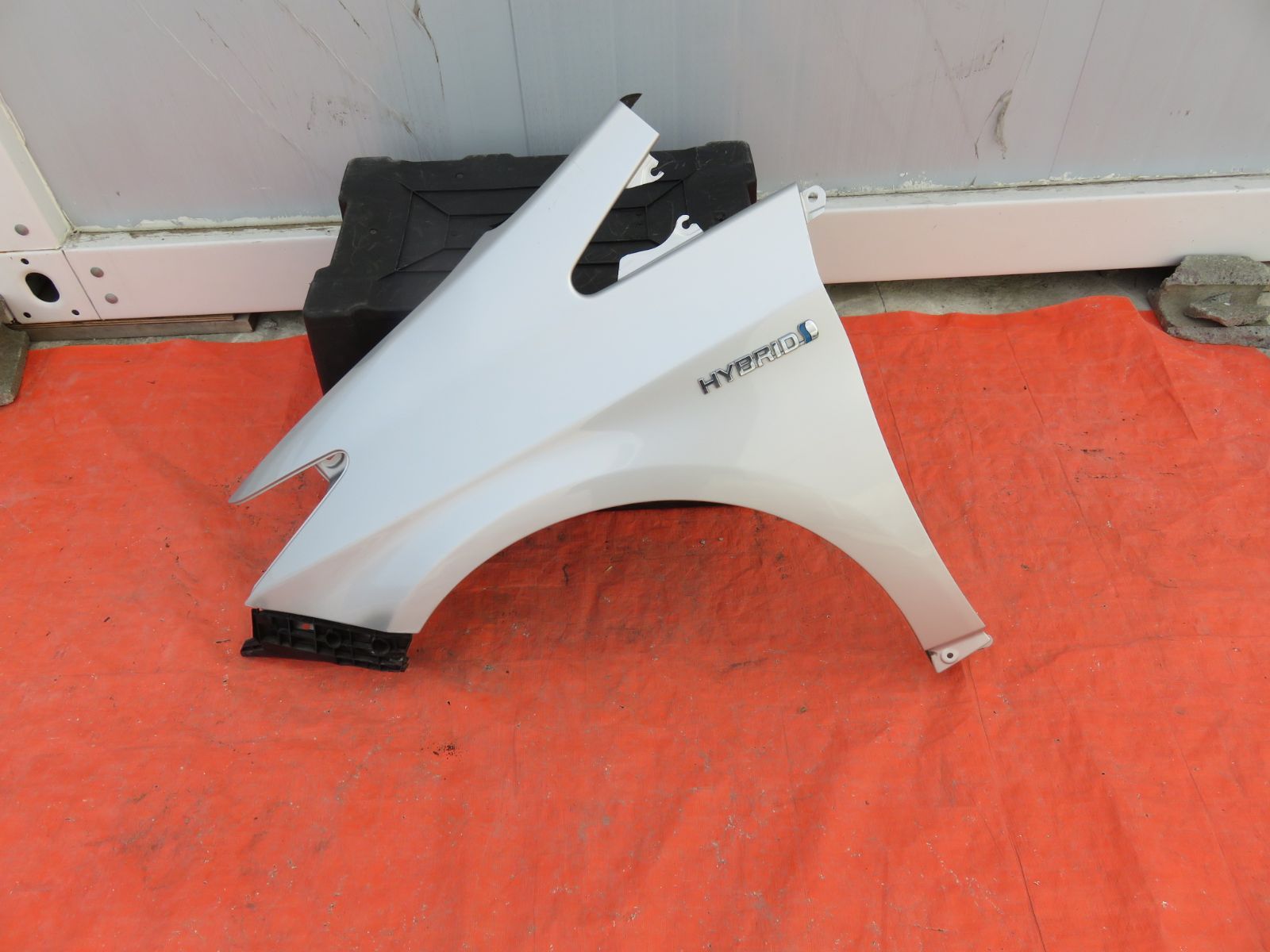 トヨタ プリウス30 純正 左 (助手席側) フェンダー レッド色 マサヒコ