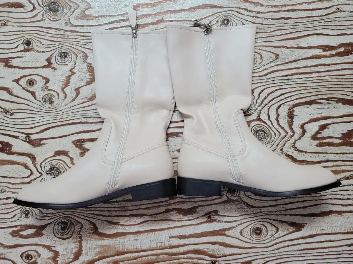 女性) ホワイト ベーシック ミドルブーツ (新品) 250m ） - メルカリ