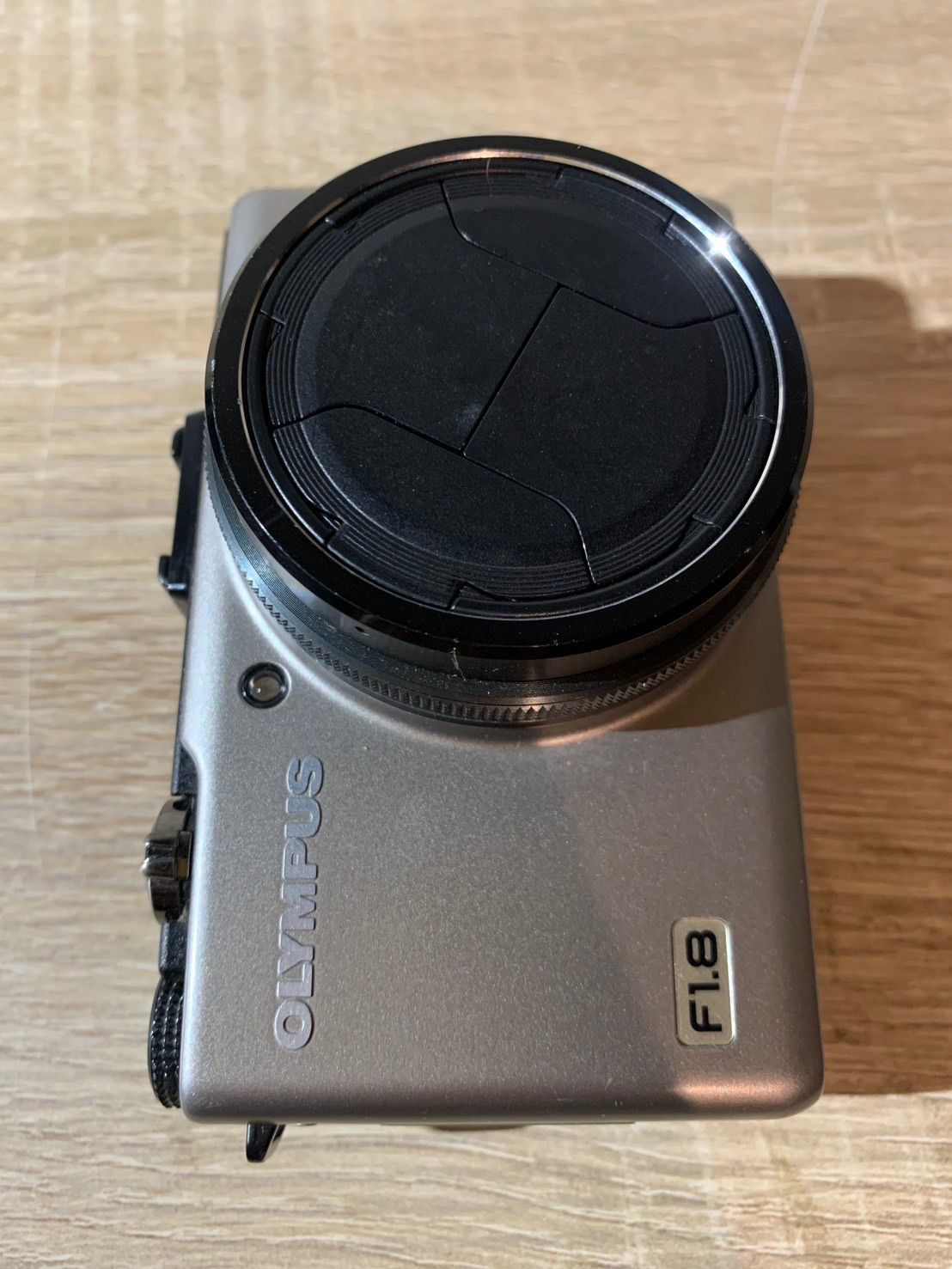 6089 OLYMPUS XZ-1 シルバー デジカメ 美品 - メルカリ