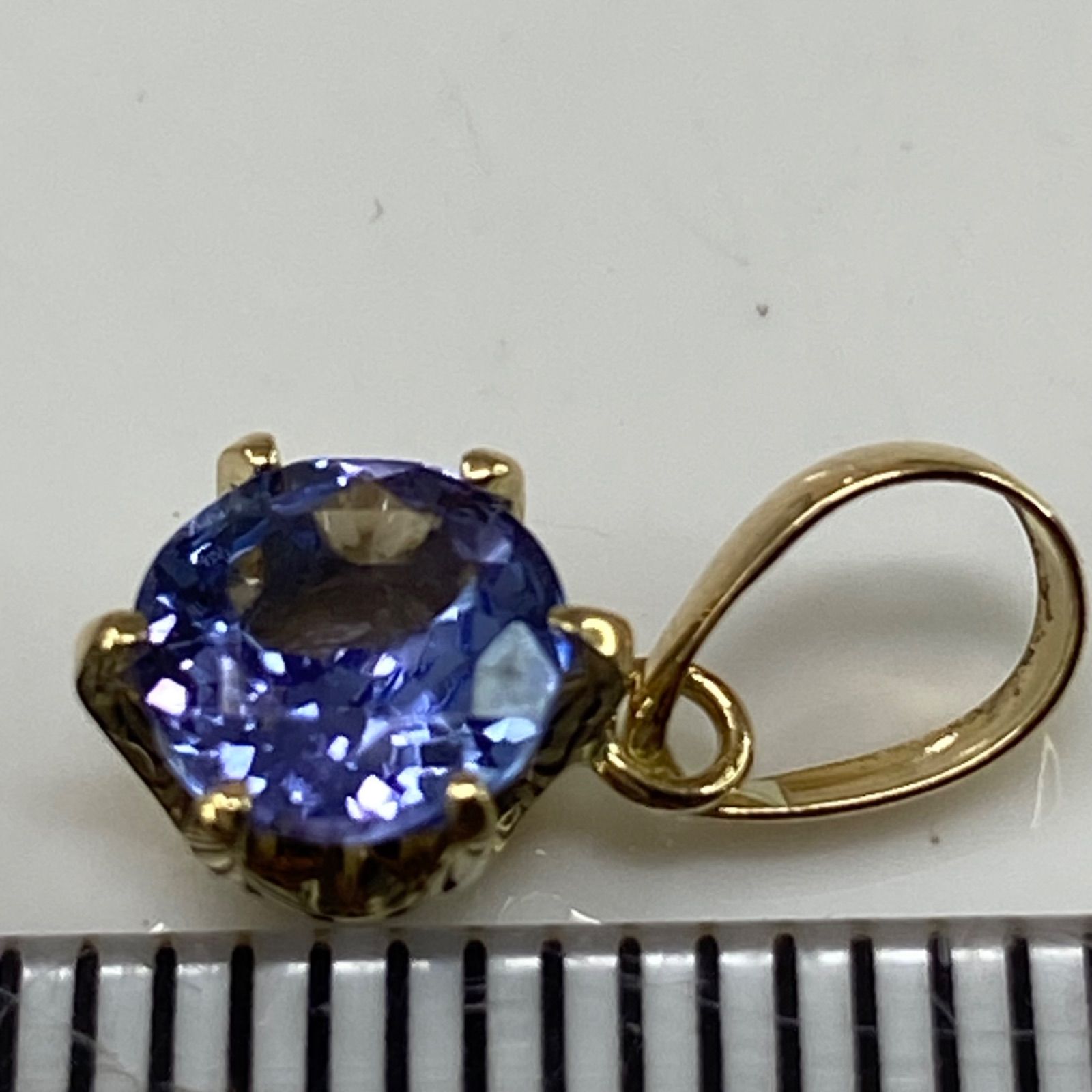 k18YG AU750 18金 天然タンザナイト0.69ct