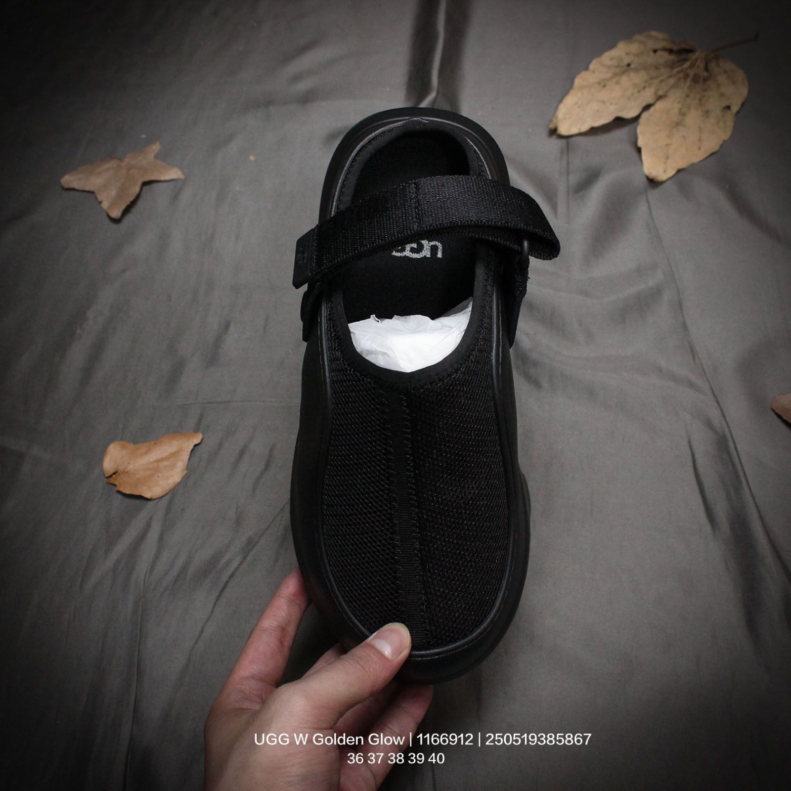 【新品未使用】UGGブラック スエード 厚底サンダル 新品 UGG アグ ユニセックス厚底サンダル ブラック 男女兼用