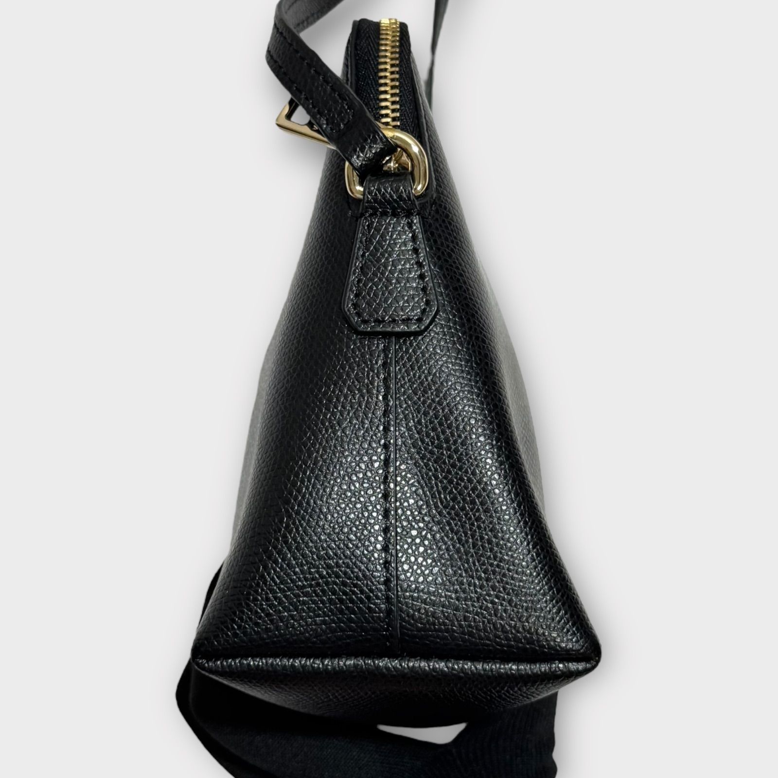 極美品✨️FURLA レザー パイパー ショルダーバッグ 黒 斜めがけ 極美  