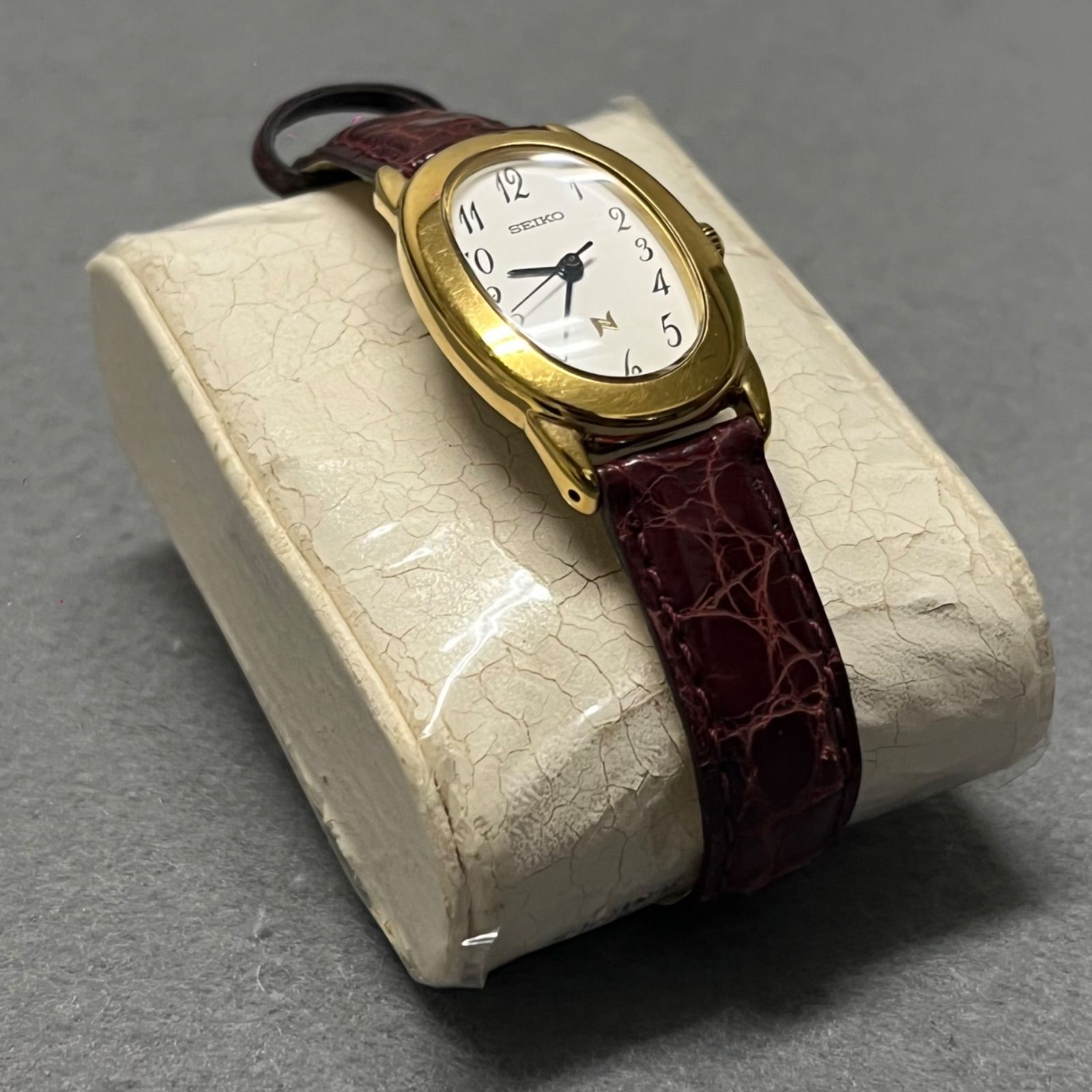 セイコー SEIKO NOIE ノイエ 腕時計 クォーツ レザーベルト 白文字盤