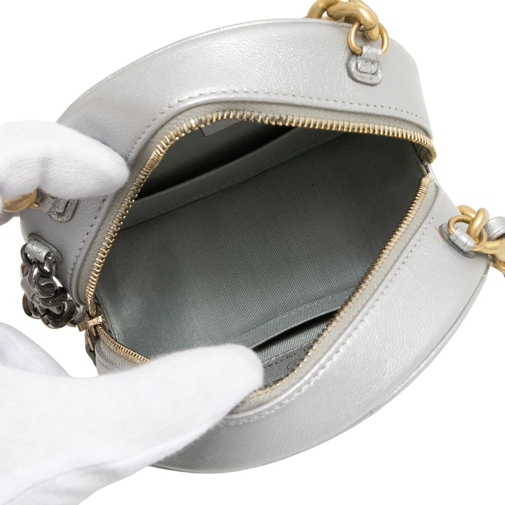 CHANEL シャネル クラッチバッグ マトラッセ ラムスキン シルバー金具 シャネル 19 ナインティーン ラウンド クラッチ マトラッセ