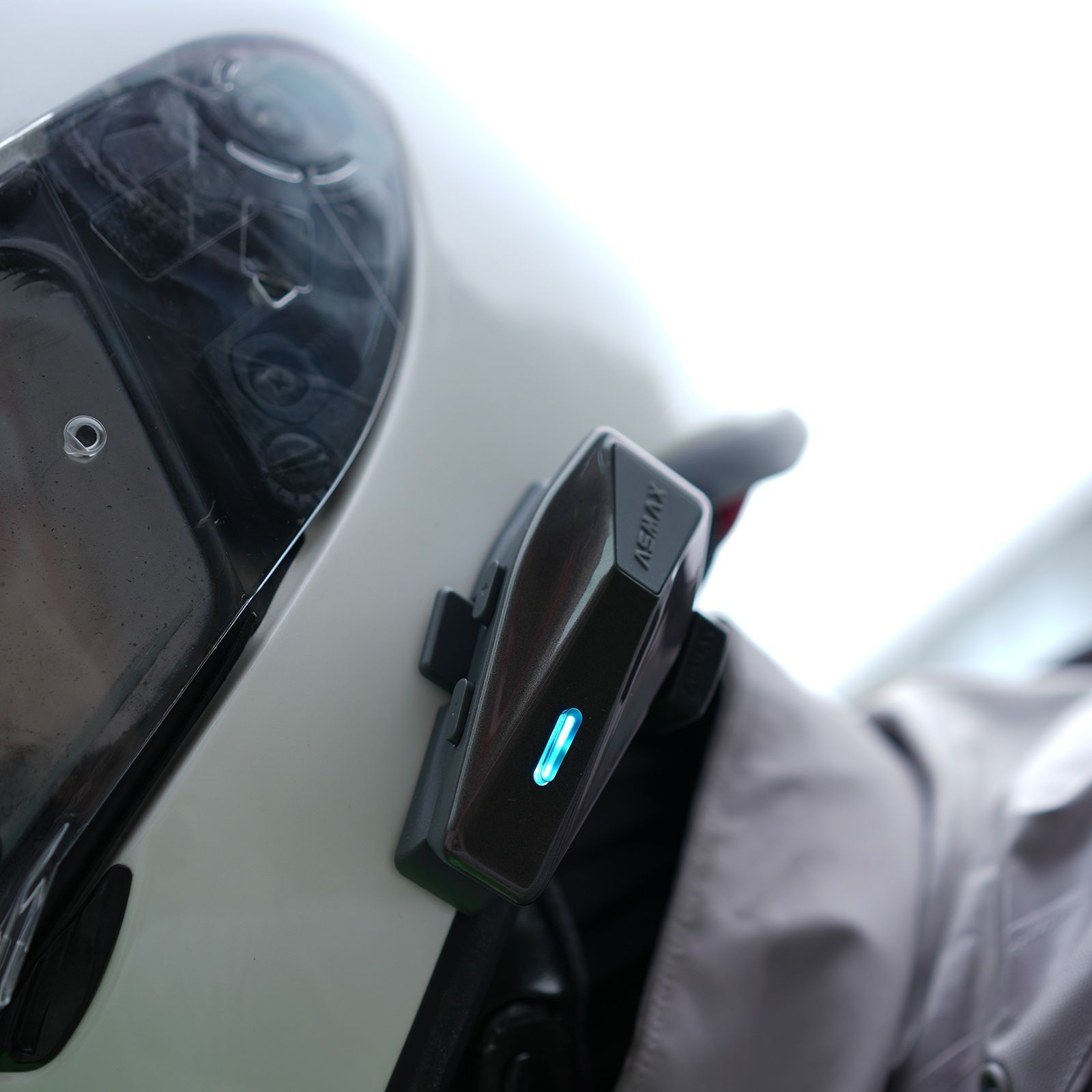 インカム グレー