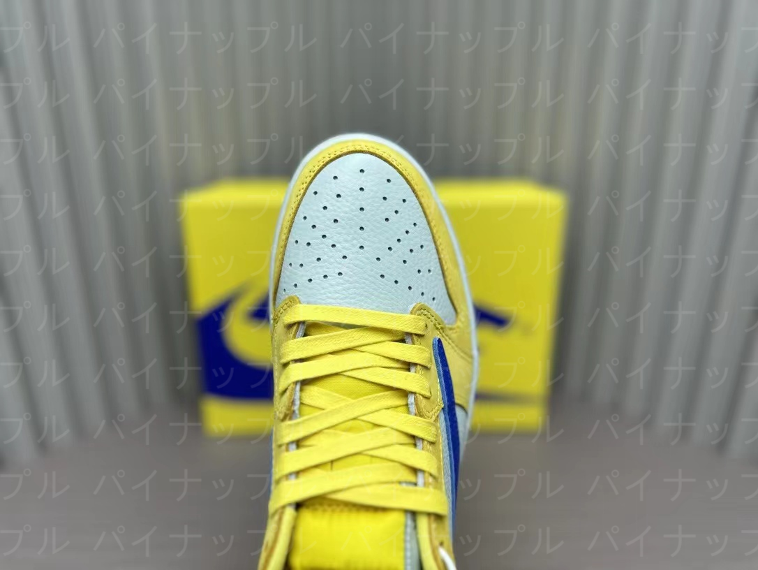 ナイキ エアジョーダン1NIKE Travis Scott x Jordan Air Jordan 1 Low OG "Canary Yellow"