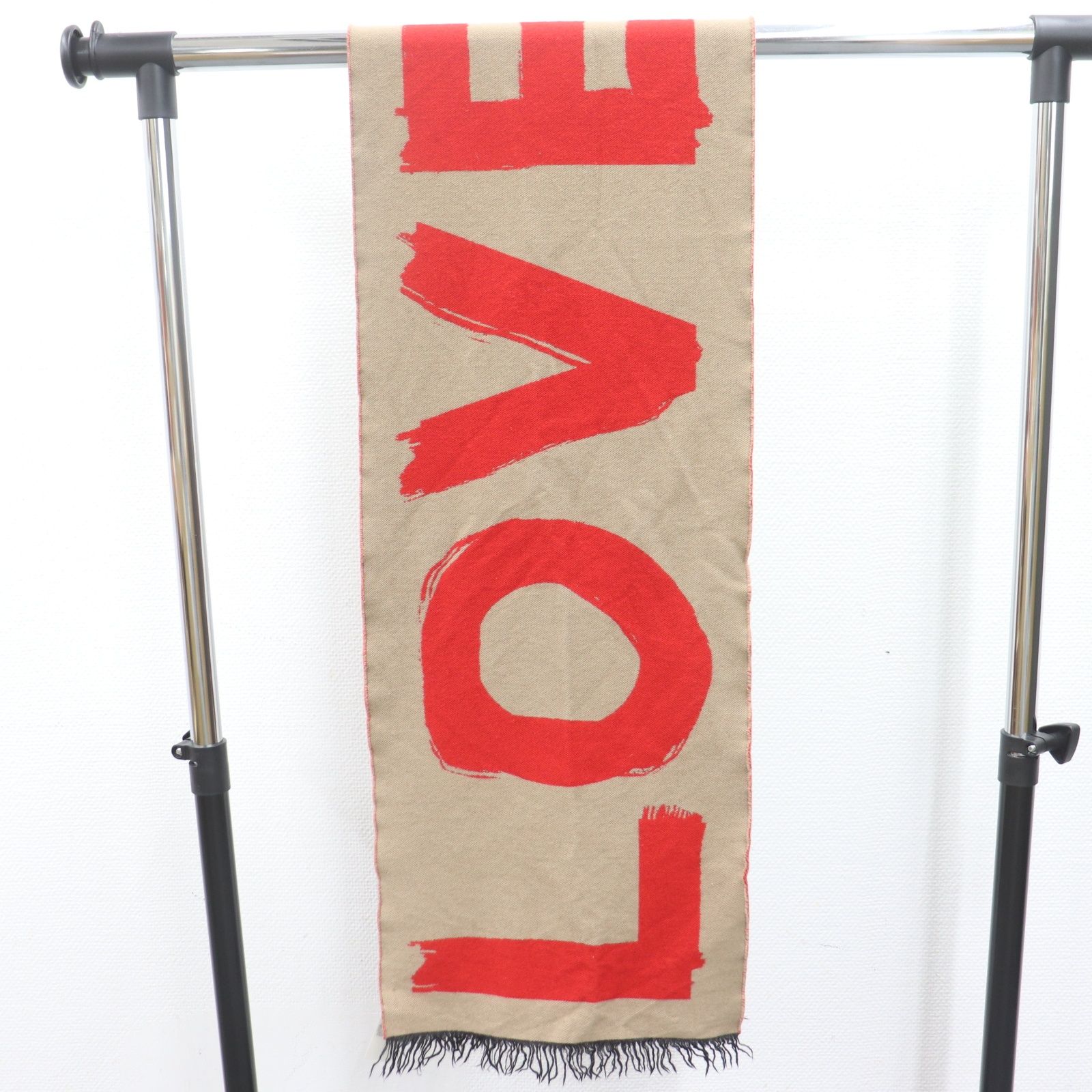 BURBERRY loveジャガードスカーフ マフラー ベージュ 赤 美品 BURBERRY loveジャガードスカーフ マフラー ベージュ 赤 美品