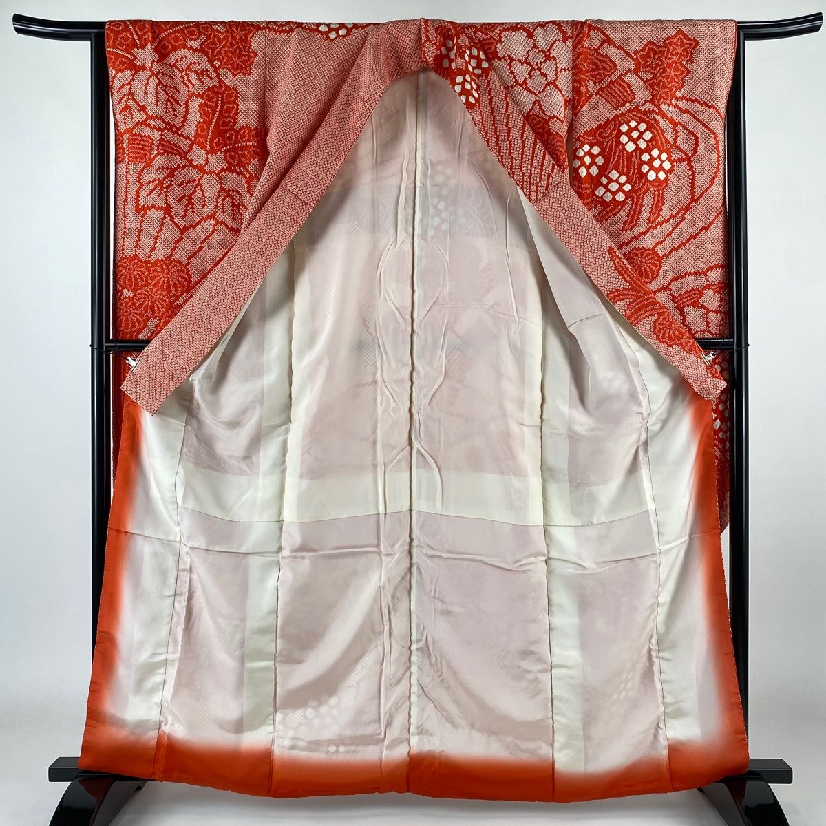 ≪美品≫正絹　振袖のみ【283】【身長155㎝〜165㎝の方用】 振袖 身丈162cm 裄丈65.5cm M 袷 牡丹 桧扇 総絞り 朱色 正絹 美