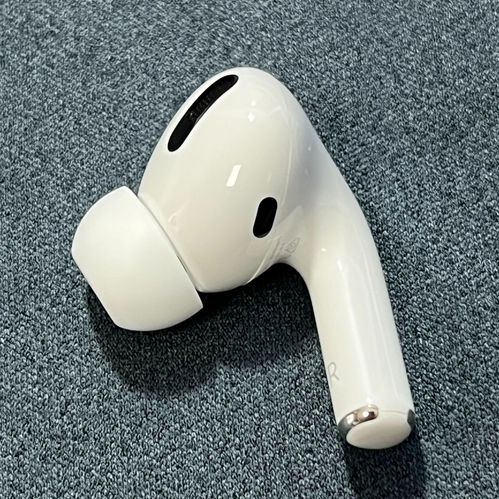 AirPods Pro (第1世代) 右耳（R片耳）のみ 新品 Apple - メルカリ