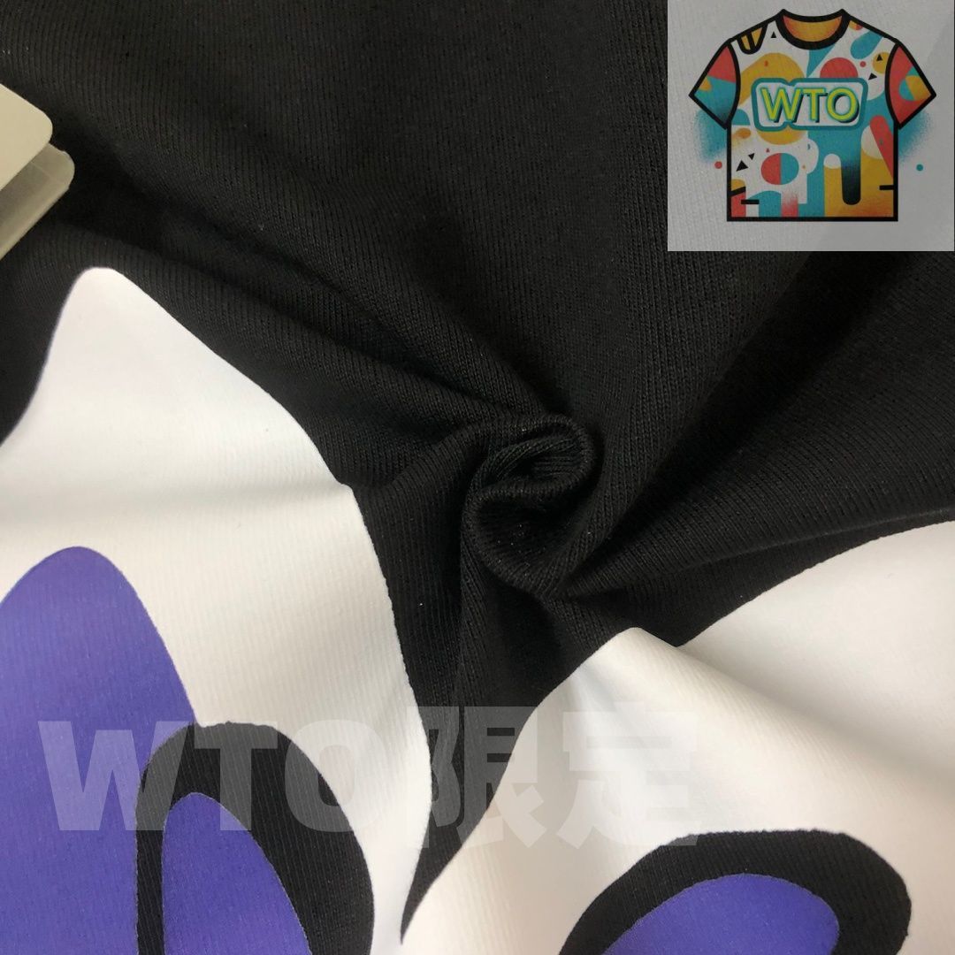 ロゴプリントTシャツ