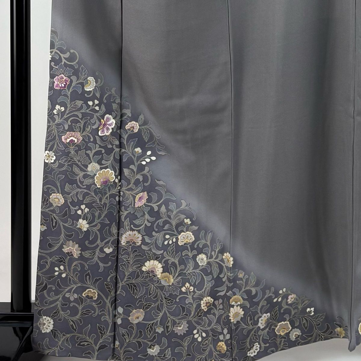 訪問着 身丈163.5cm 裄丈67cm M 袷 帝王紫 落款 花唐草 刺繍 金糸 灰色 正絹