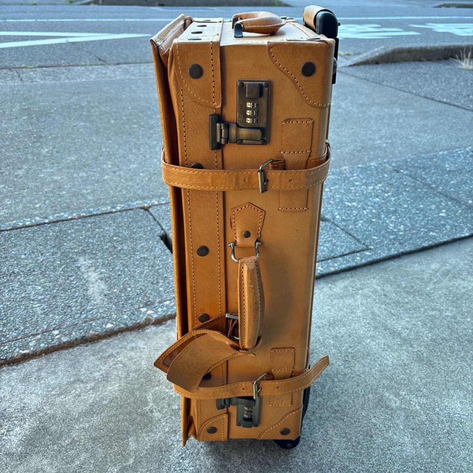 【美品】siffler社製Eurasiaトランク キャリーバッグ　レア EURASIA/ユーラシア】 トランクキャリーケース 36L（スーツ