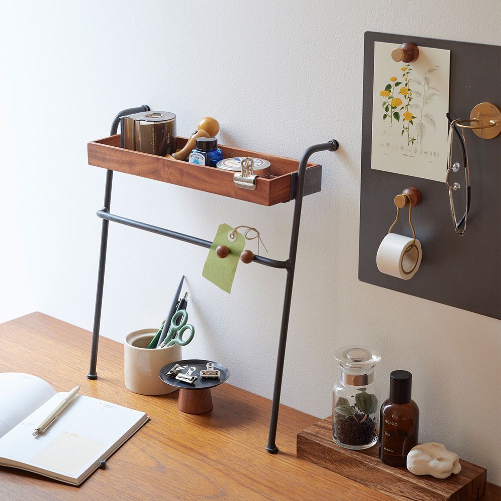 省スペースの収納に便利な ラダートレイハンガー