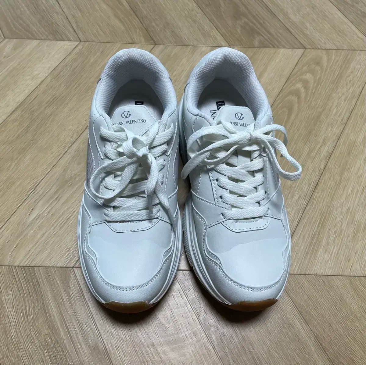 Valentino ヴァレンティノ スニーカー 白 スニーカー Valentino ヴァレンティノ スニーカー 白 スニーカー