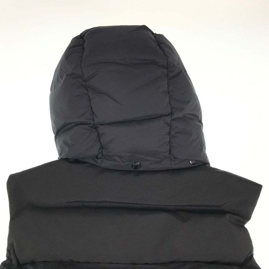 MONCLER ブラック ダウンベスト フード付き Moncler 黒 フード付きダウンベスト （MONCLER 2024春夏新作