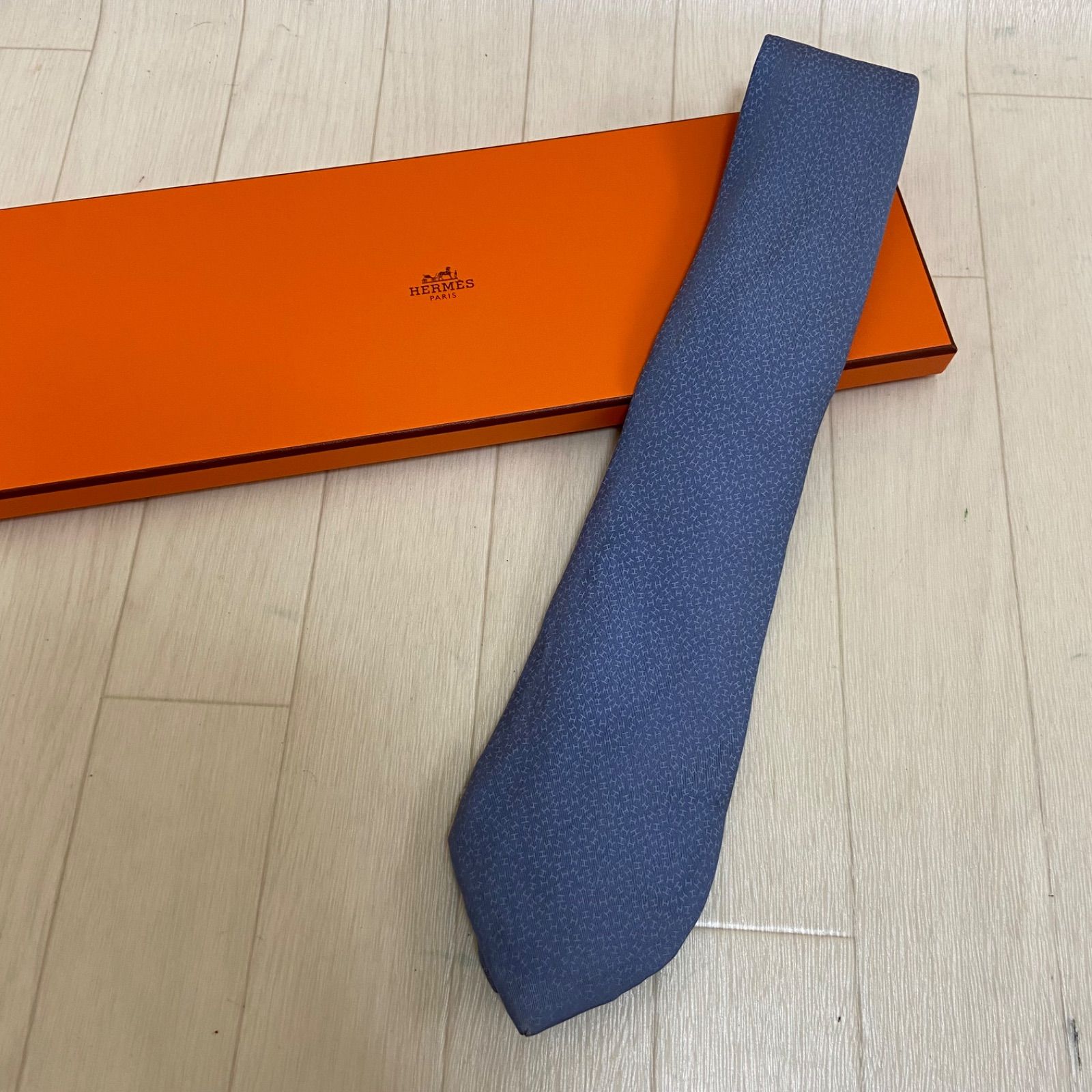 鑑定済み】HERMES エルメス シルク100% Hロゴ ブルー - メルカリ