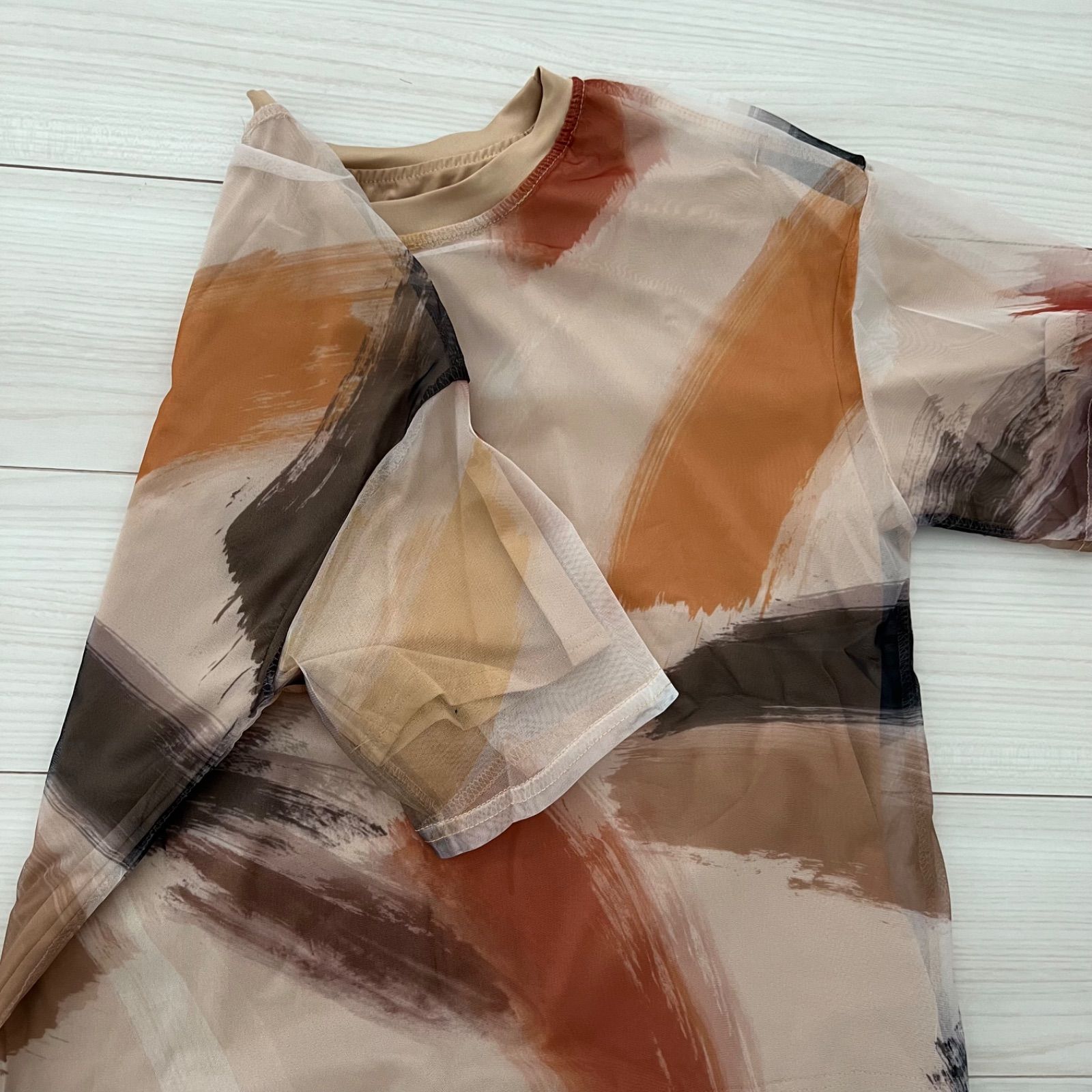 Ameri VINTAGE 激似 シースルーペイントアート柄トップス - メルカリ