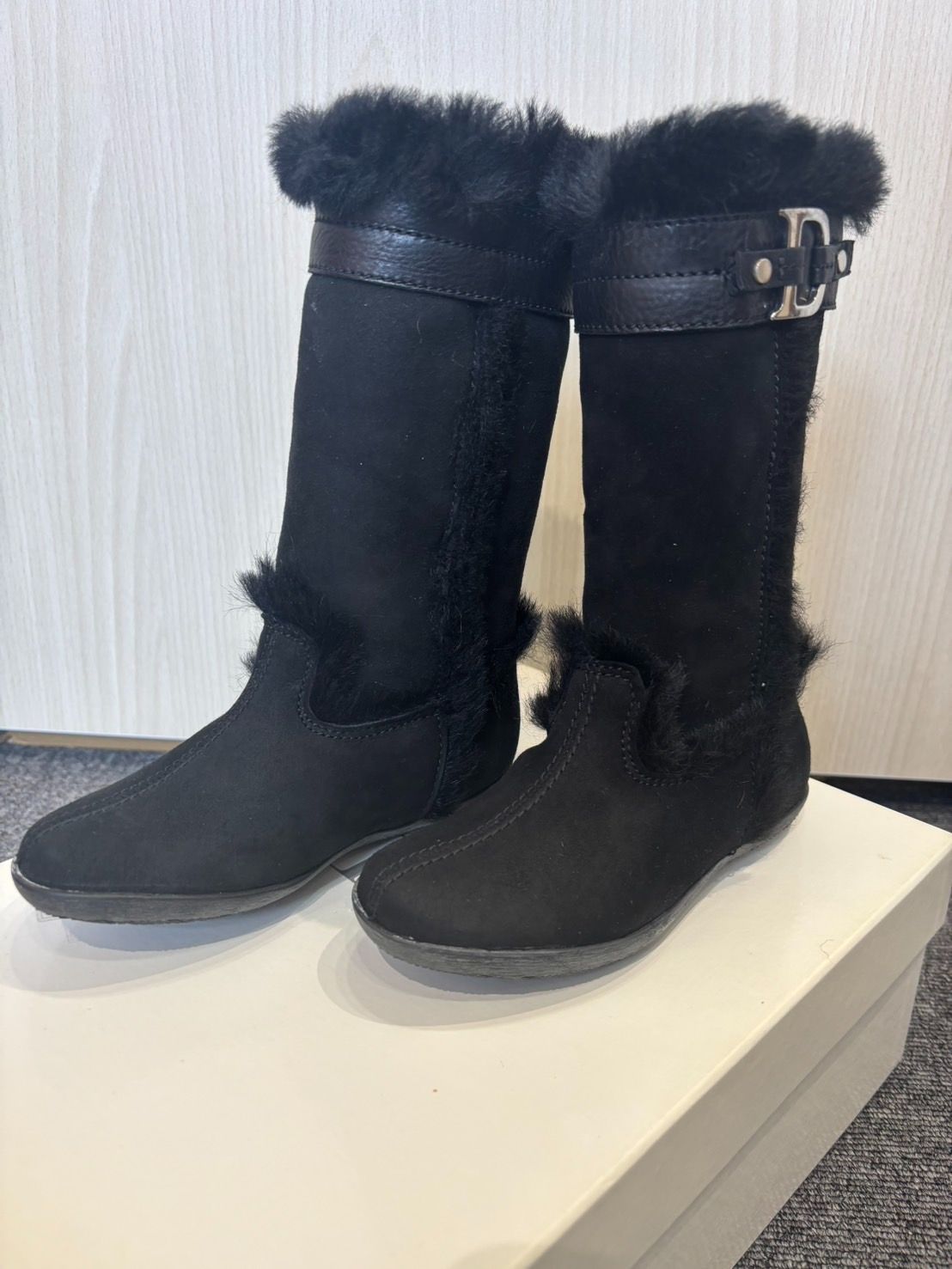 baby Dior ディオール キッズ用 ムートンブーツ ファー付