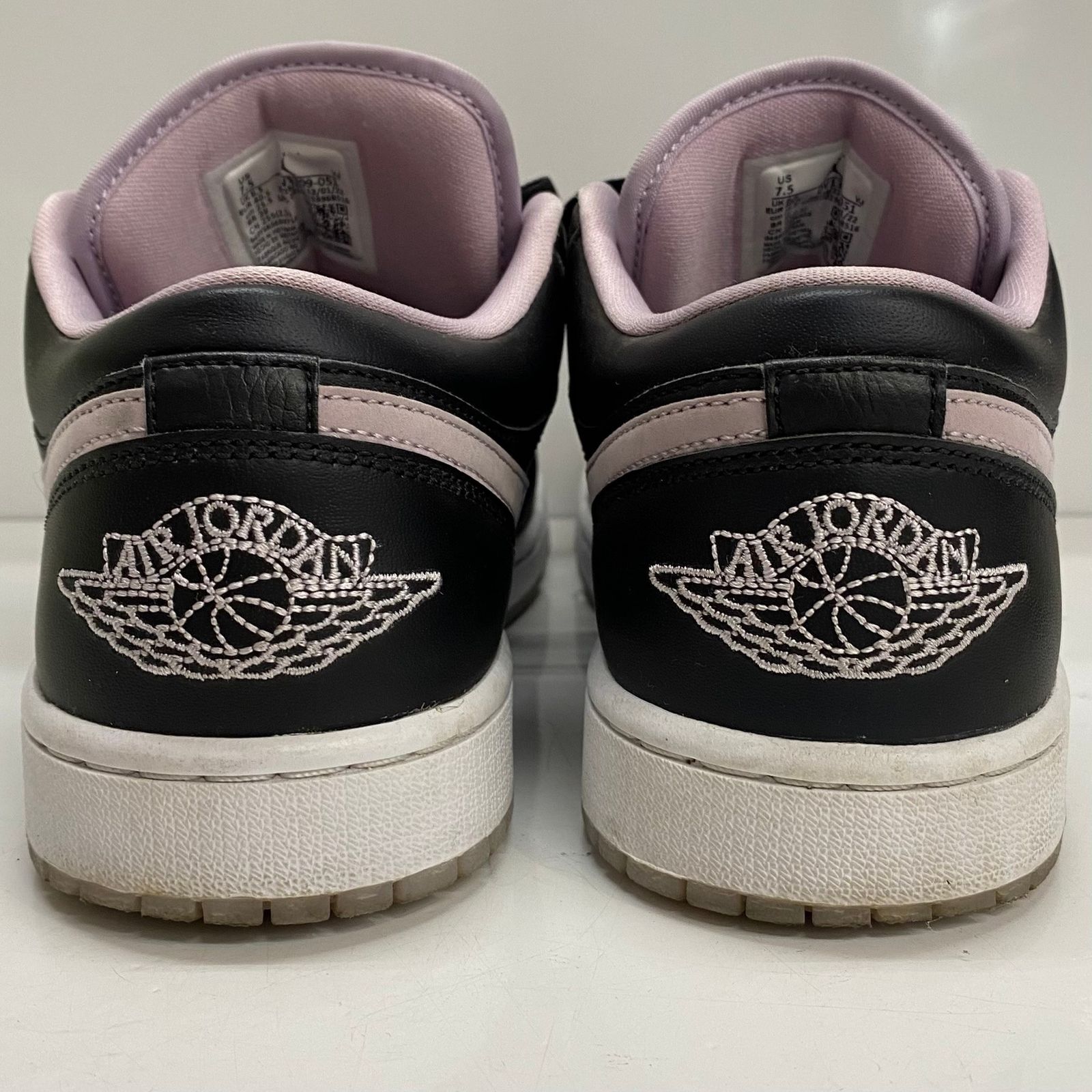 ナイキ NIKE エアジョーダン1 ロー SE ブラック アイスド ライラック